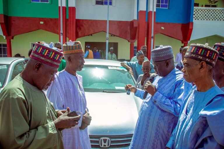 Buni Presents Cars to 17 APC LG Chairmen in Yobe